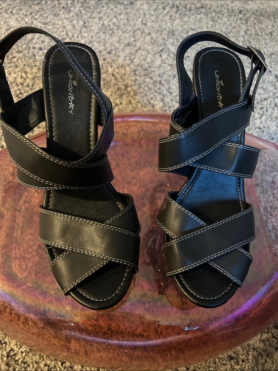 UNIONBAY Shoes - UNIONBAY Black Cross-Strap Slingback Sandals